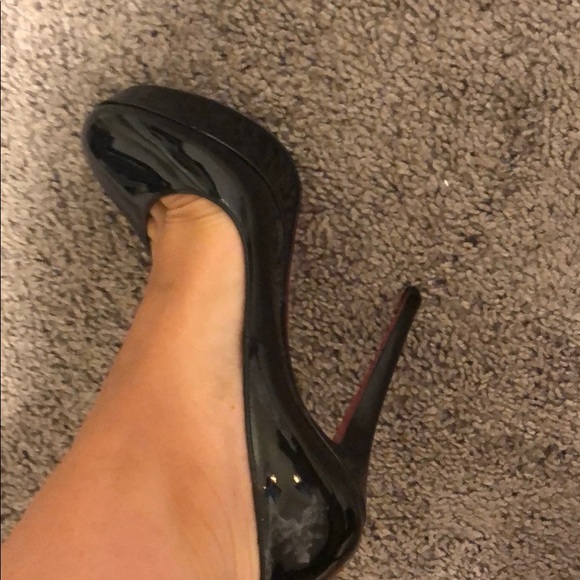 Bianca 120mm Platform Pumps
Christian Louboutin - Picture 8 of 9